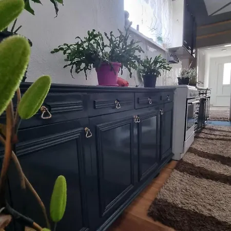 Апартаменты Ali's Place *