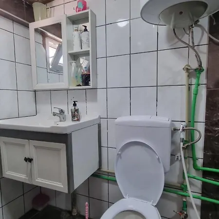 Апартаменты Ali's Place Високо