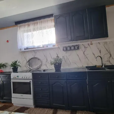 Апартаменты Ali's Place